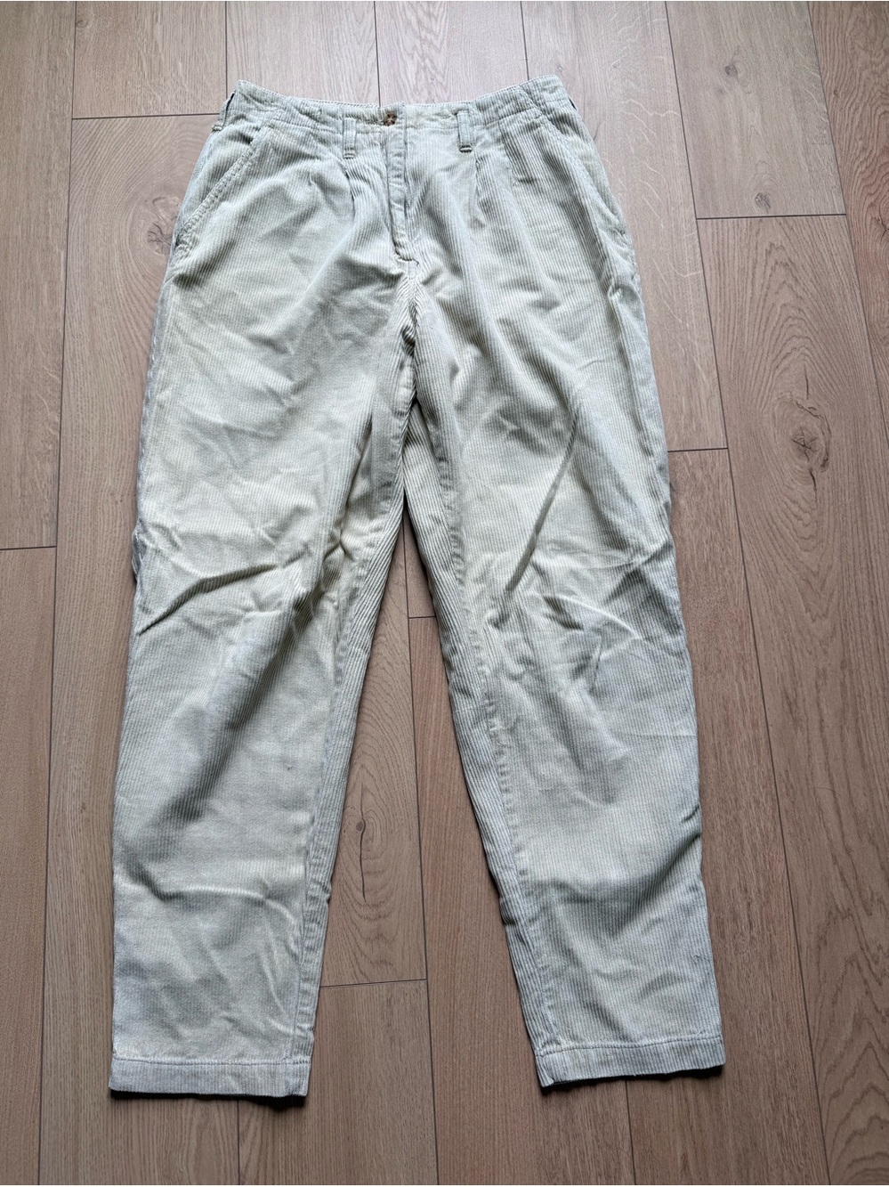 Vintage American Eagle pleated cream corduroy pants 100% cotton